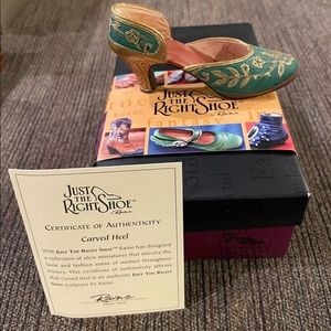 Just the Right Shoe “Curved Heel” includes box & certificate of authenticity